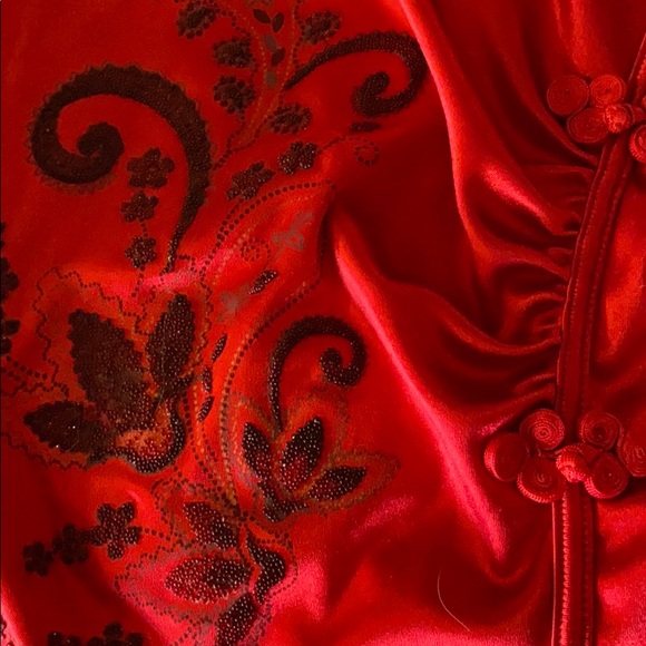 Fun Asian inspired top - Picture 3 of 3